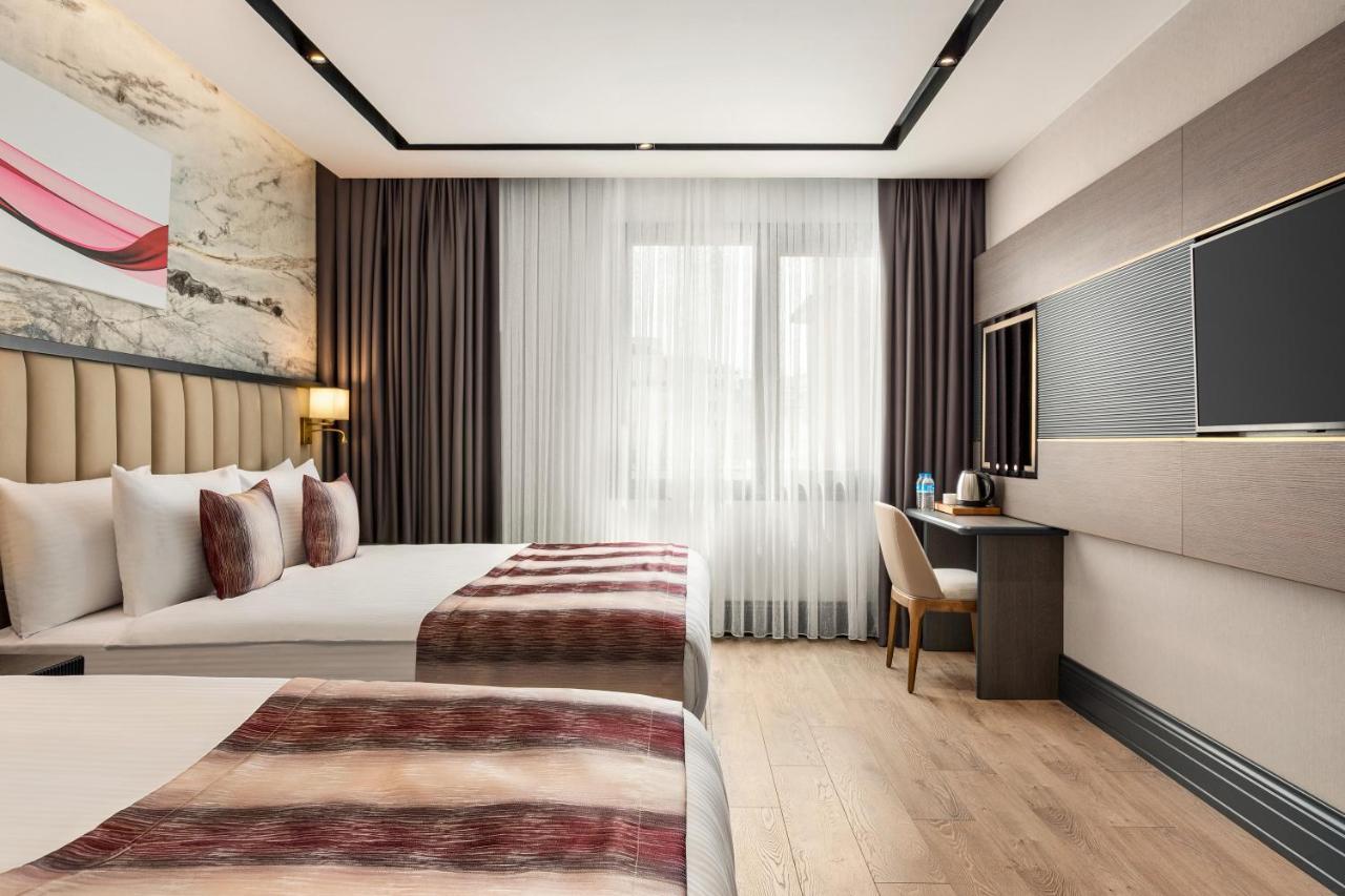 Готель Ramada By Wyndham Istanbul Umraniye Екстер'єр фото