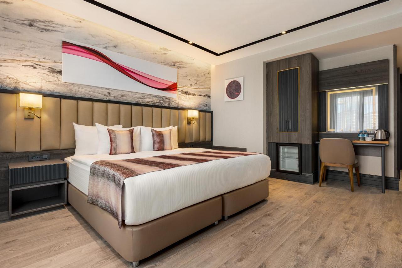 Готель Ramada By Wyndham Istanbul Umraniye Екстер'єр фото