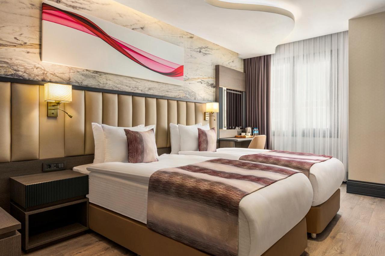Готель Ramada By Wyndham Istanbul Umraniye Екстер'єр фото
