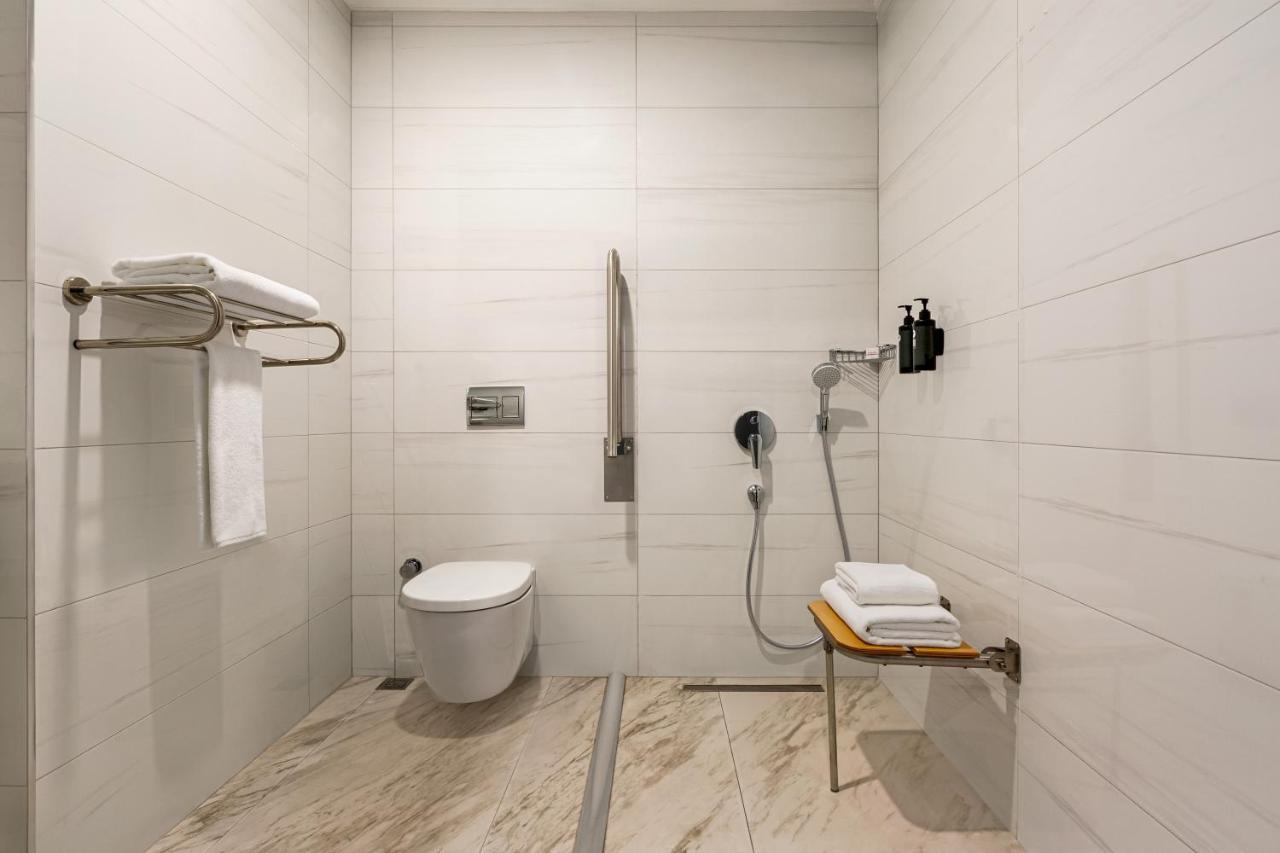 Готель Ramada By Wyndham Istanbul Umraniye Екстер'єр фото