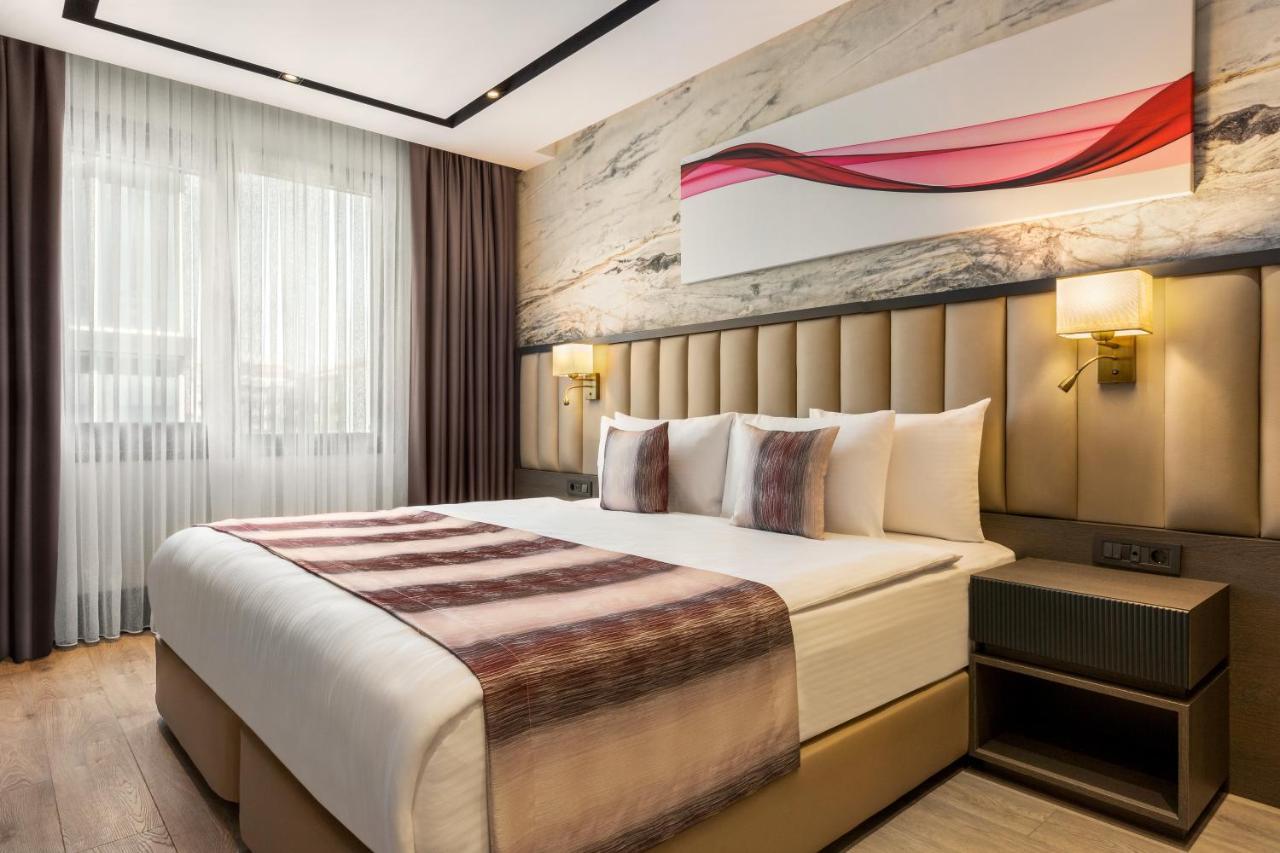 Готель Ramada By Wyndham Istanbul Umraniye Екстер'єр фото