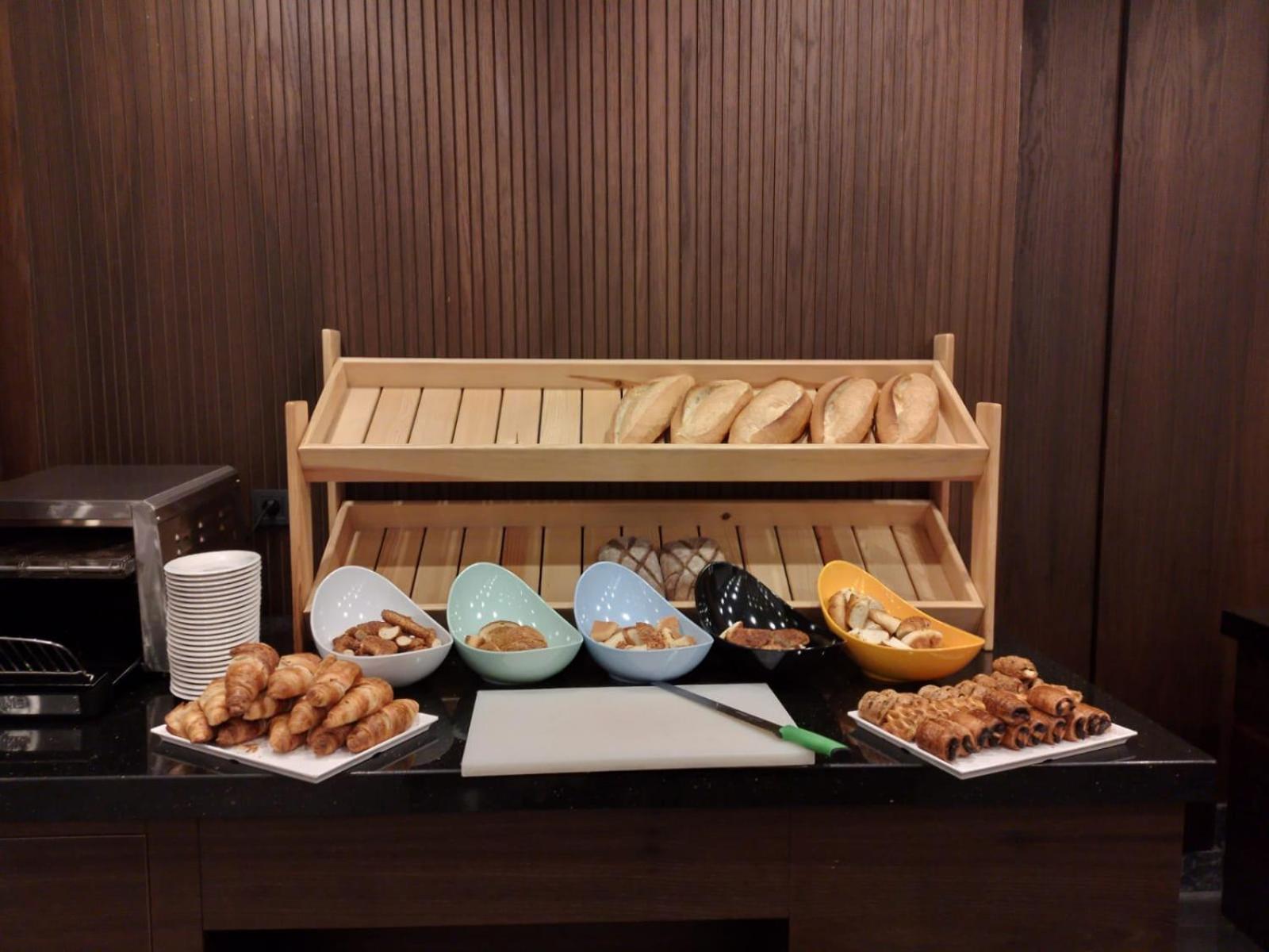 Готель Ramada By Wyndham Istanbul Umraniye Екстер'єр фото